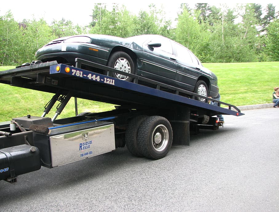 this image shows car towing in Auburn, AL